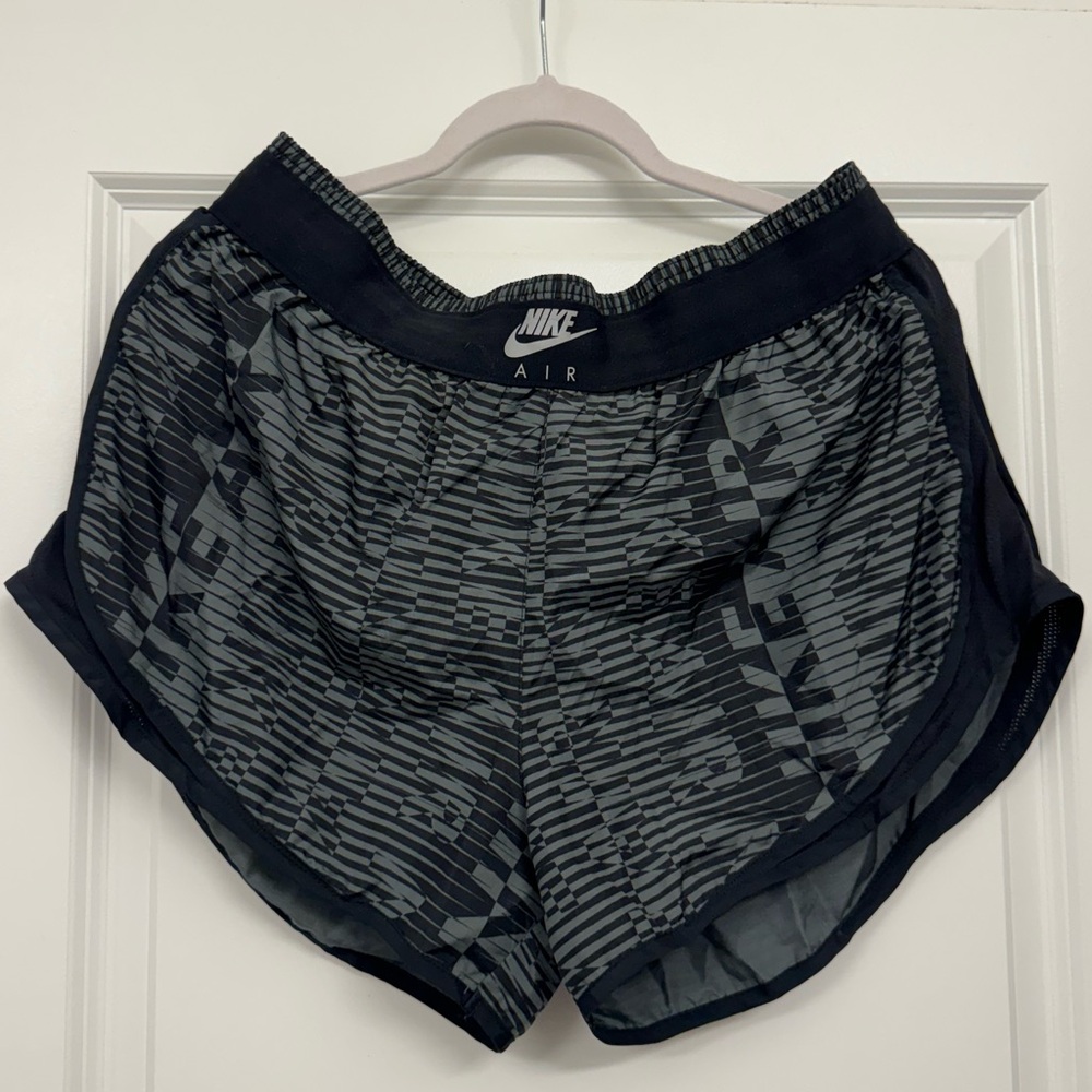 Black Nike shorts